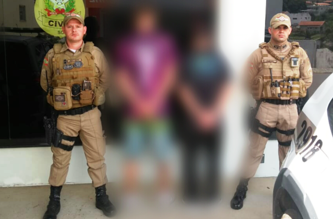  “Gazearam aula” e estavam com mais de 100 gramas de maconha