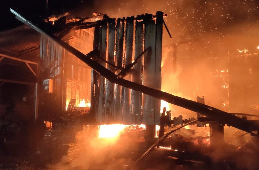  Residência foi completamente destruída por incêndio