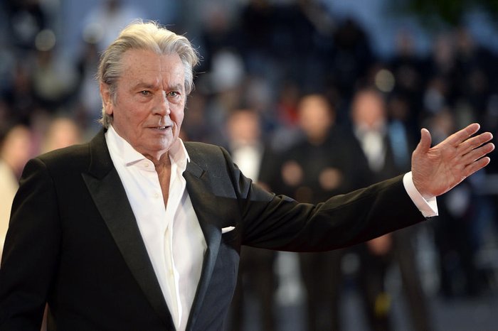  Ator Alain Delon anuncia preparação para suicídio assistido