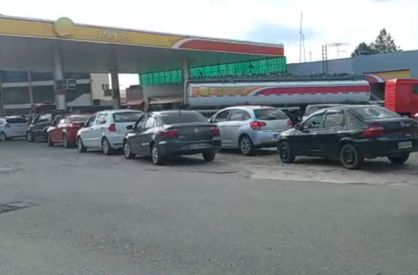  LOUCURA: consumidores desesperados na busca por combustíveis