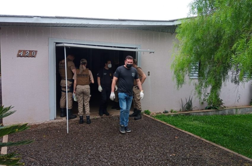  Mãe é suspeita de colocar fogo na própria casa com os filhos dentro