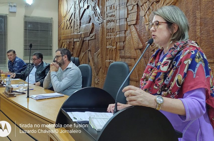  Presidente crítica, mais uma vez, postura da secretária de saúde