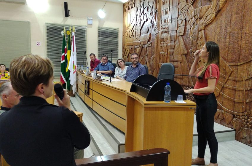  Comunidade de Surdos esteve na Câmara