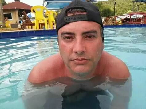  Homem é encontrado enterrado com as mãos e pés amarrados