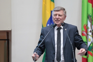  Milton Hobus anuncia que não concorre mais a cargo eletivo