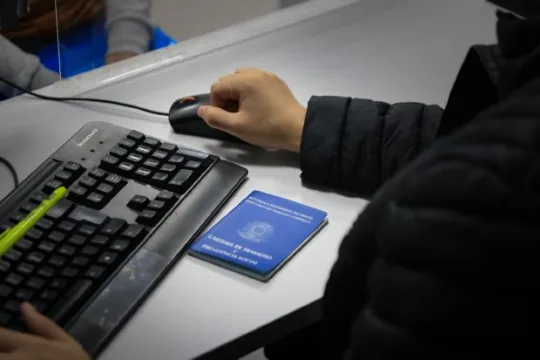  RESENHA DA MANHÃ: Clima…Emprego…Recesso…Bosque