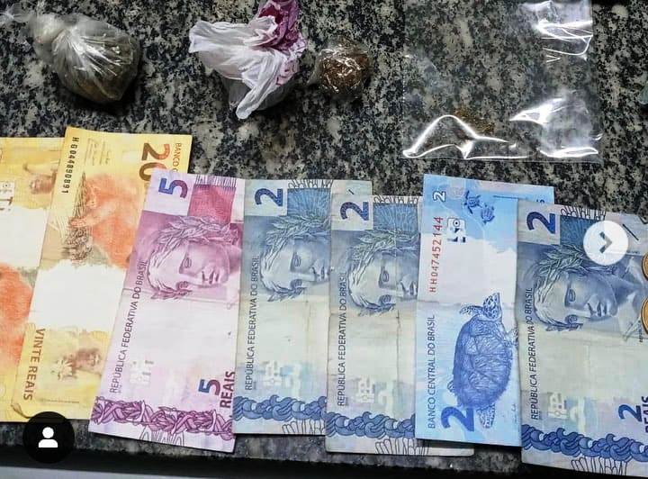  Três traficantes presos na noite de domingo