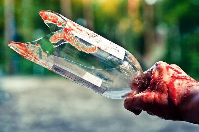  Levou tiro na perna e garrafa na cabeça