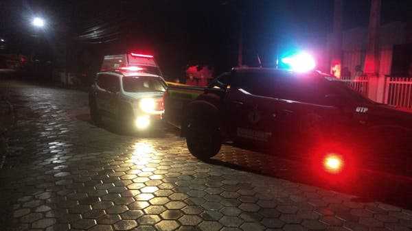  BRUTALIDADE: Morto a facadas na frente da esposa