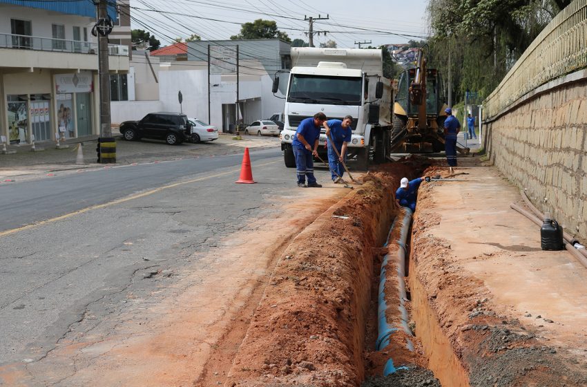  Trabalhos continuam na Augusto Wunderwald