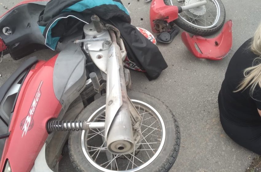 Acidente entre motos deixa dois feridos