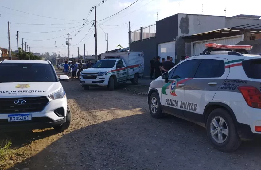  Casal é encontrado morto com tiros na cabeça