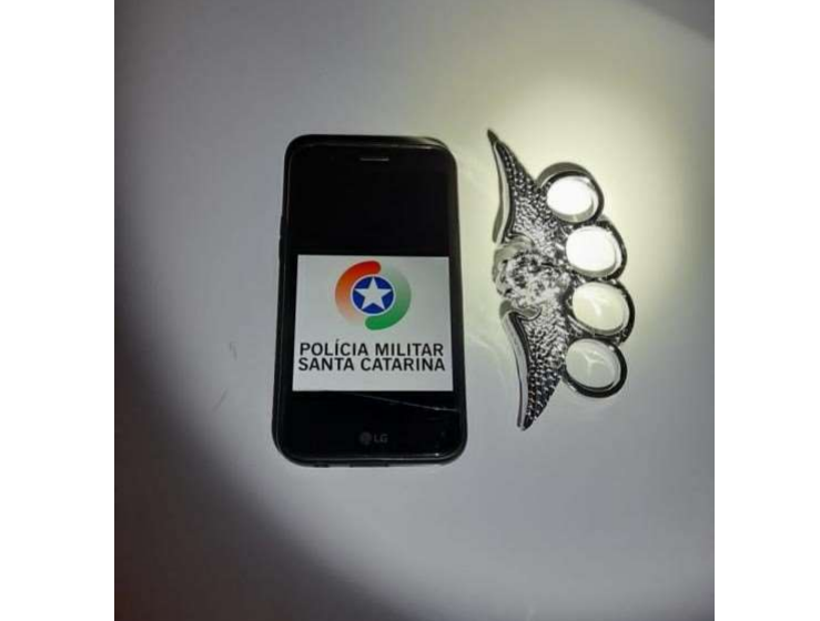  Polícia Militar Aborda Rapaz Portando Soco Inglês