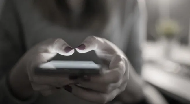  Mulher sofre abuso sexual de homem que conheceu pela internet