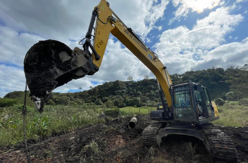  Secretaria de Obras atua no bairro Serra Alta