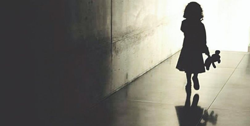  Polícia investiga possível estupro de criança de 3 anos em van escolar