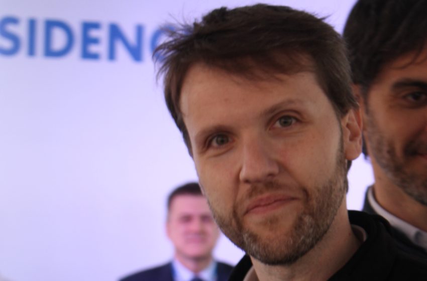  POLÍTICA: Habitação…Ministro…Magno…Crime