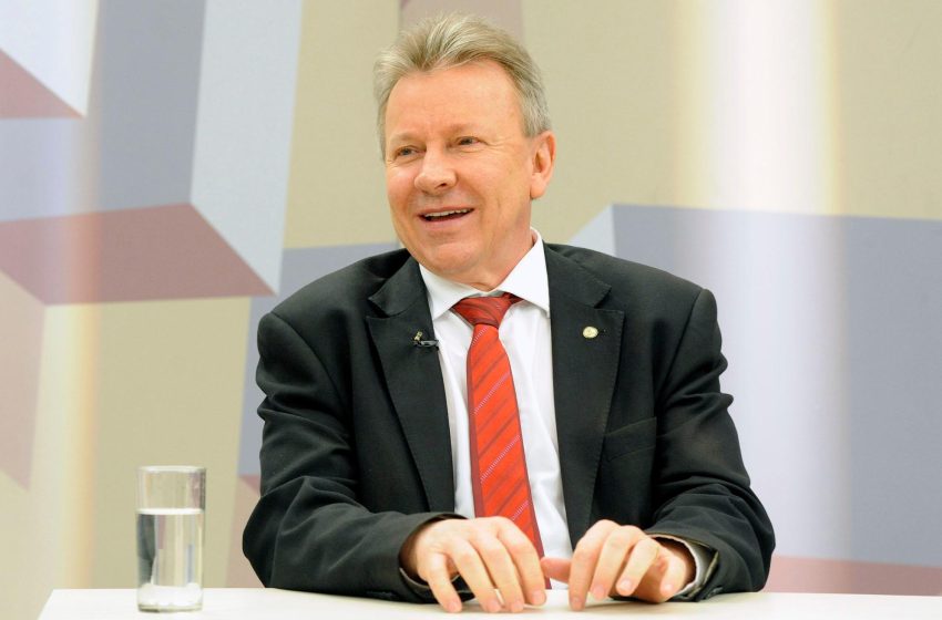  POLÍTICA: MDB deve realizar reunião para decidir aliança ou candidatura