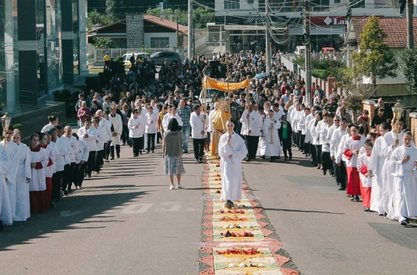  Paróquia prepara solenidade de Corpus Christi