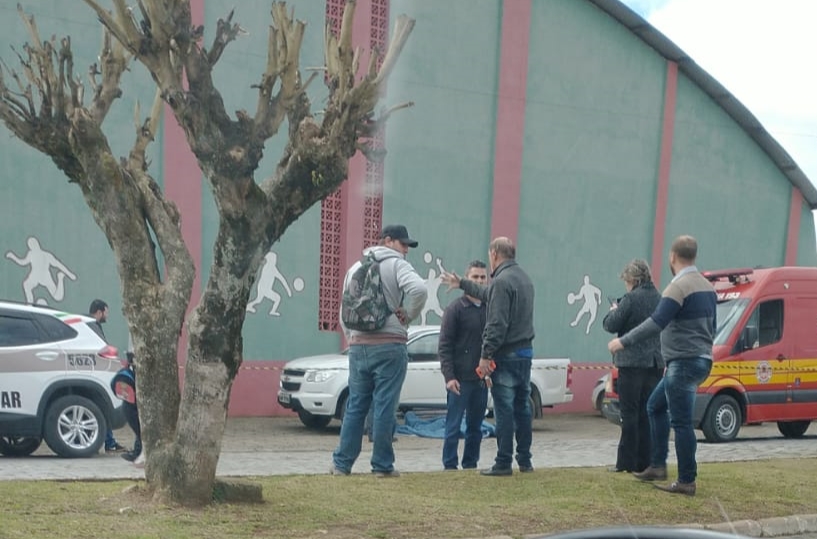  Assassinato no centro da cidade