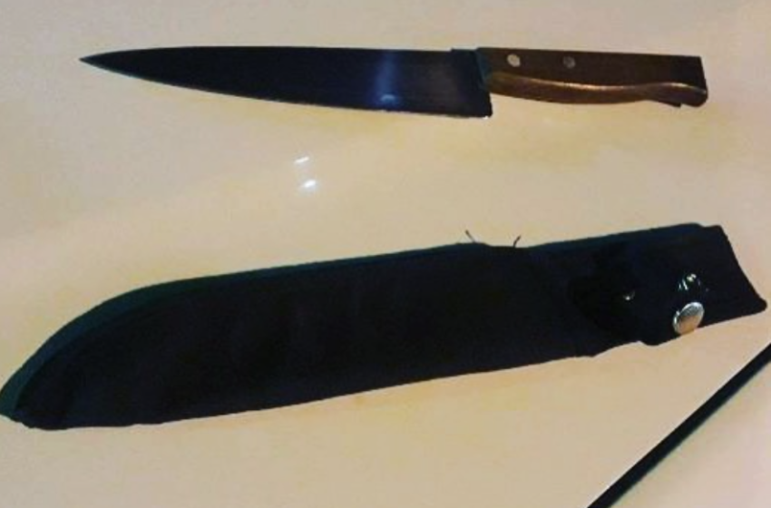  Polícia apreendeu faca durante operação de fiscalização