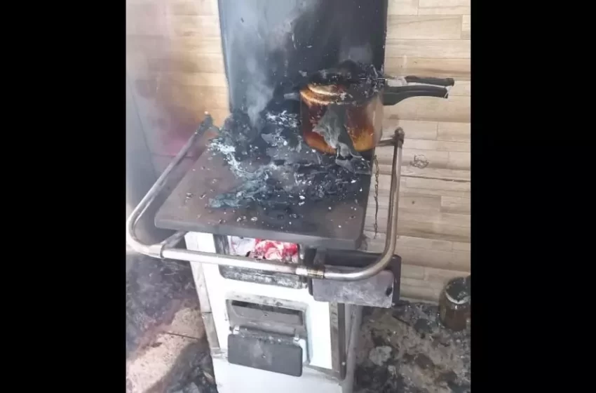  Mulher vai buscar filhos na escola e cozinha pega fogo