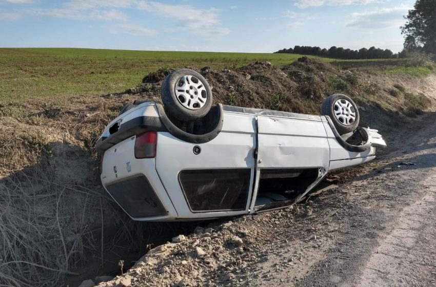  Capotamento assustou condutor de Fiat Uno