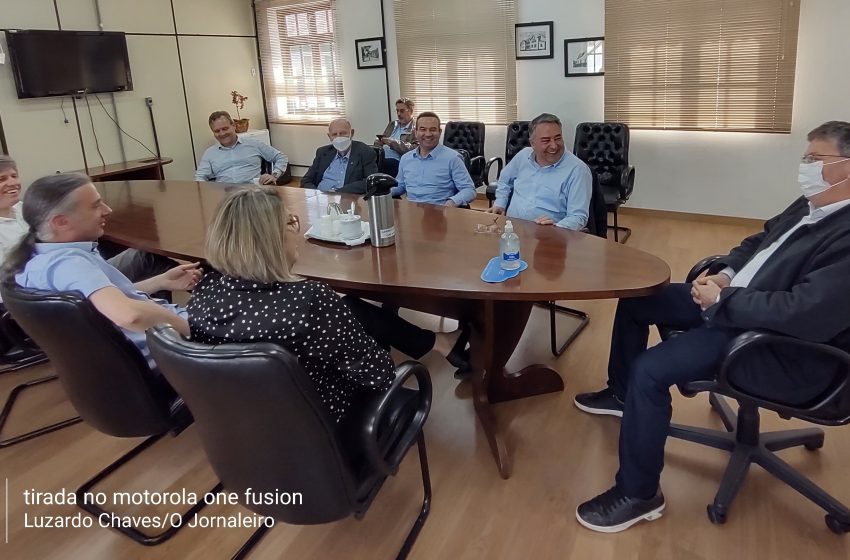  Ex-governador visita prefeito Tomazini