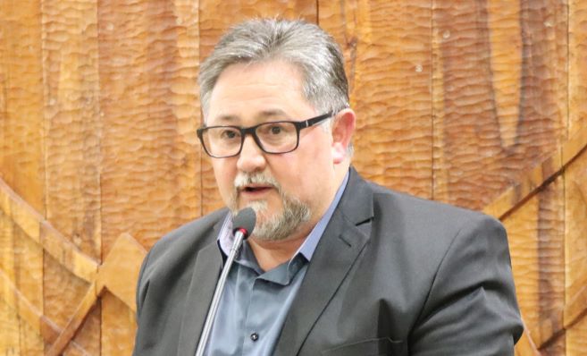  “Não estou bajulando esse governo fajuto”