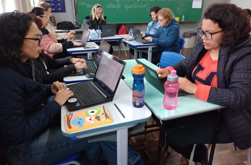  Professores recebem capacitação