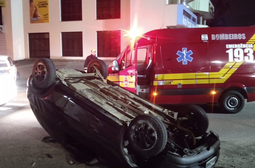  Capotamento deixa um ferido