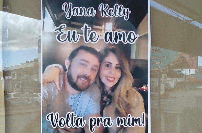  &nbsp;Mulher dá resposta ao ex que espalhou cartazes com declaração de amor