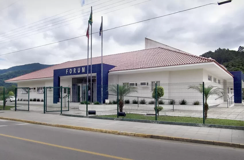  Diretor é condenado por estuprar crianças em espaço de recreação no litoral de SC