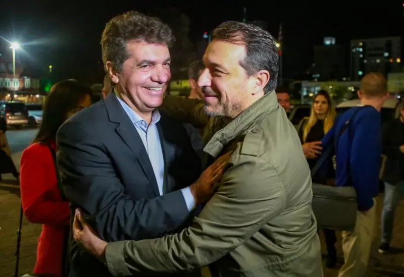  Em Brasília, Salvaro costura embarque do PSDB na aliança de Moisés