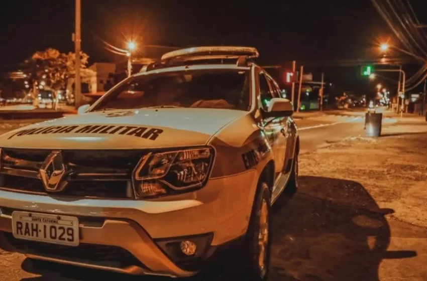  Adolescente esfaqueia e mata o pai para defender a mãe