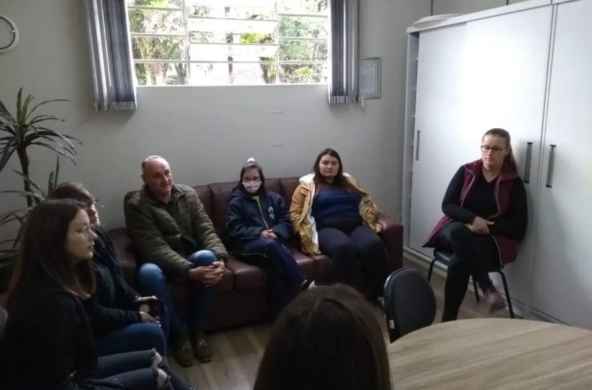  Vereadoras Mirins visitaram a APAE