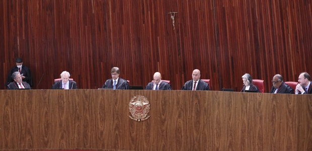  TSE proíbe porte de arma nos locais de votação durante eleições