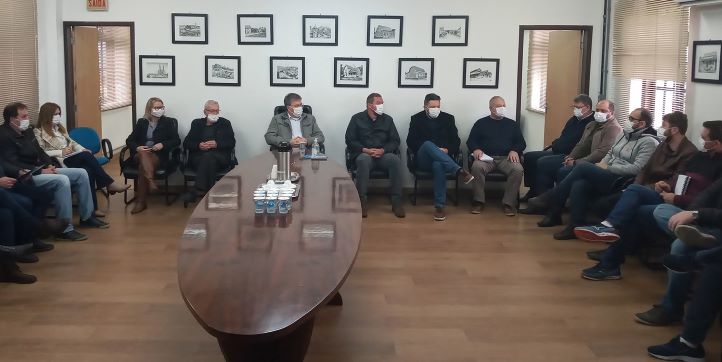  POLÍTICA: Kons…Colegiado…Racismo…Debate