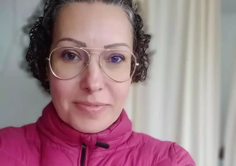 Mulher é morta e filho de 11 anos encontra o corpo; suspeito é ex-marido