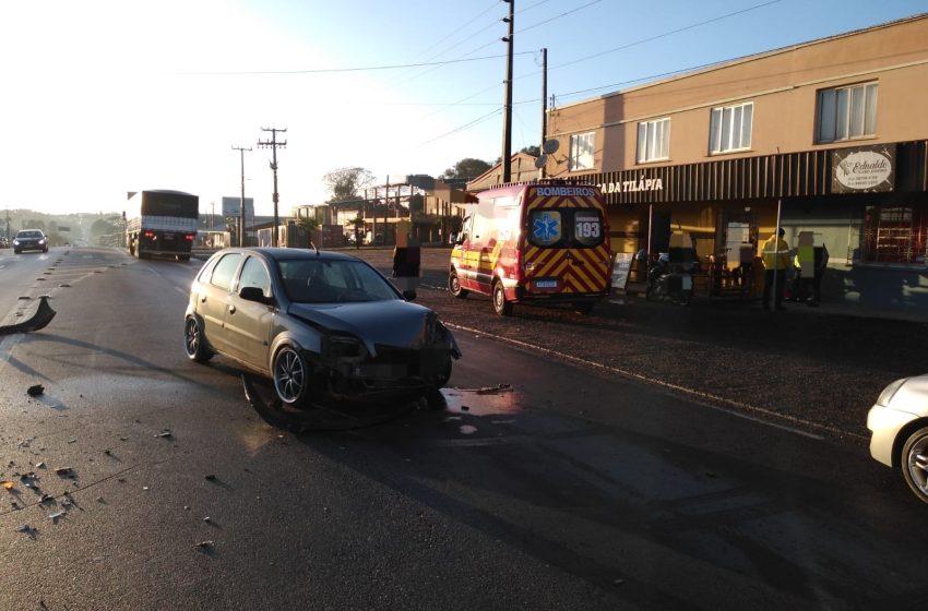  Choque entre caminhão e automóvel no bairro Oxford