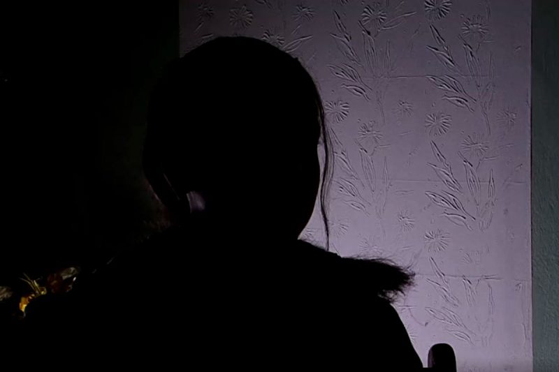  Estudante denuncia assédio por professor em escola de Joinville: ‘foi descendo a mão’