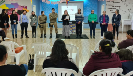  Palestras do MPSC sobre violência doméstica e familiar reuniram mais de 400 mulheres no Meio-Oeste