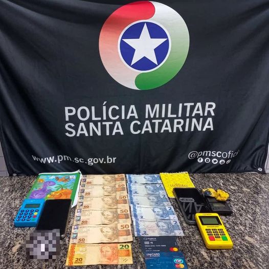  Homem foi preso por tráfico de drogas no bairro 25 de julho