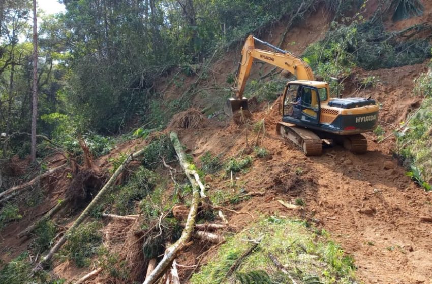  Deslizamento de terra na Estrada Saraiva