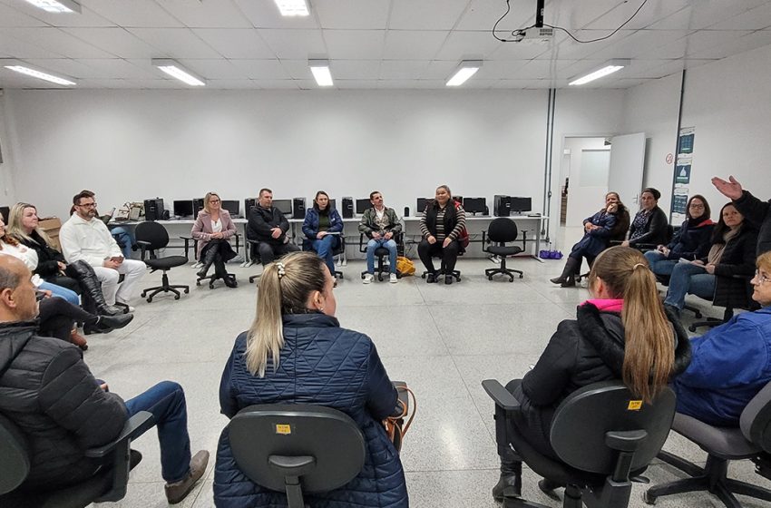  Conselheiros da Alimentação Escolar tomam posse