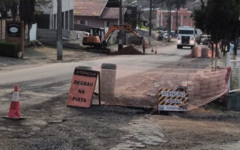  POLÍTICA: Bandeiraço…Carla…Prefeitura…Mariani