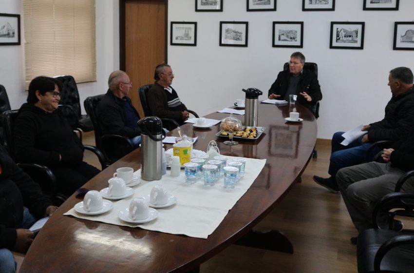  POLÍTICA: Recursos…Professora…Baixa…Moradores