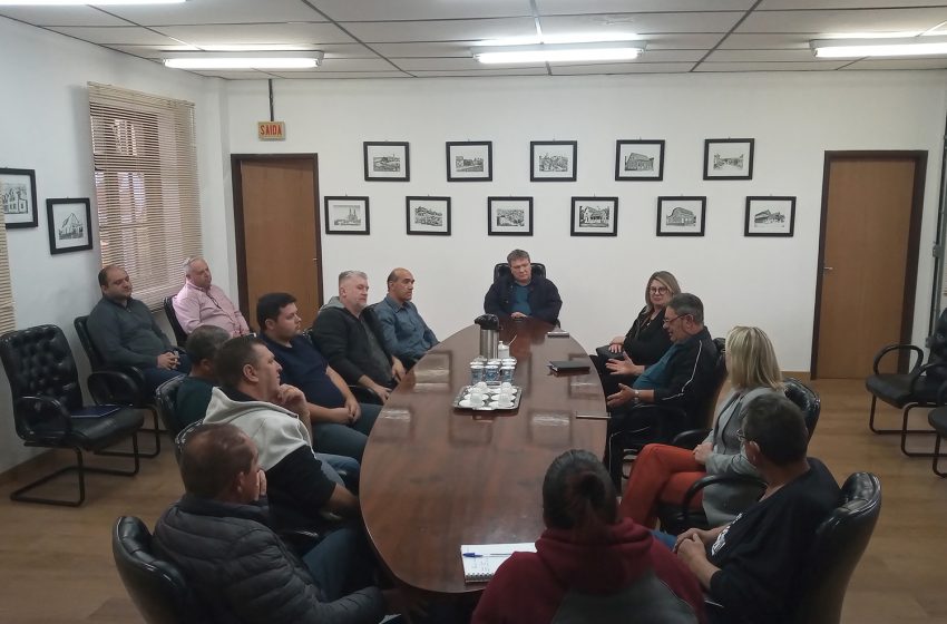  Captação de recursos para associações de moradores é pauta de reunião