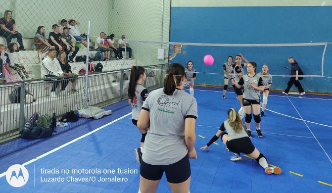  VOLEIBOL: Polos reunidos no CESB