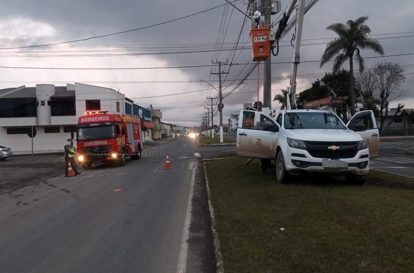  Caminhão fez estragos em fiação por pelo menos 3 Km